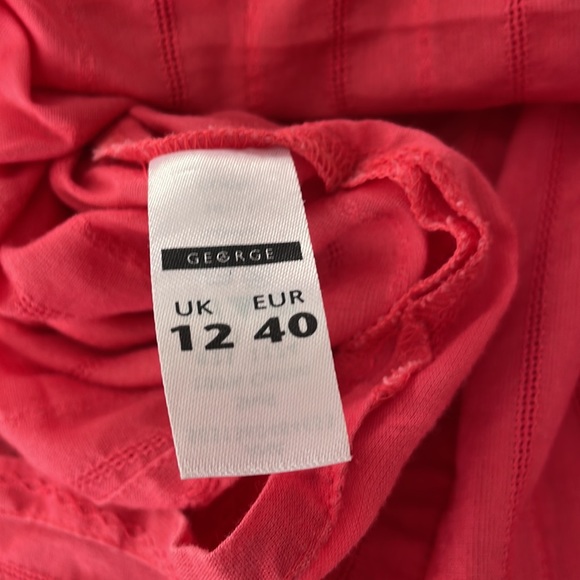 Pretty Coral cover up shirt - Picture 7 of 8